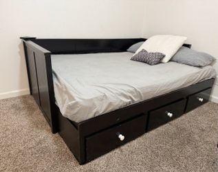 Full size bed with drawers