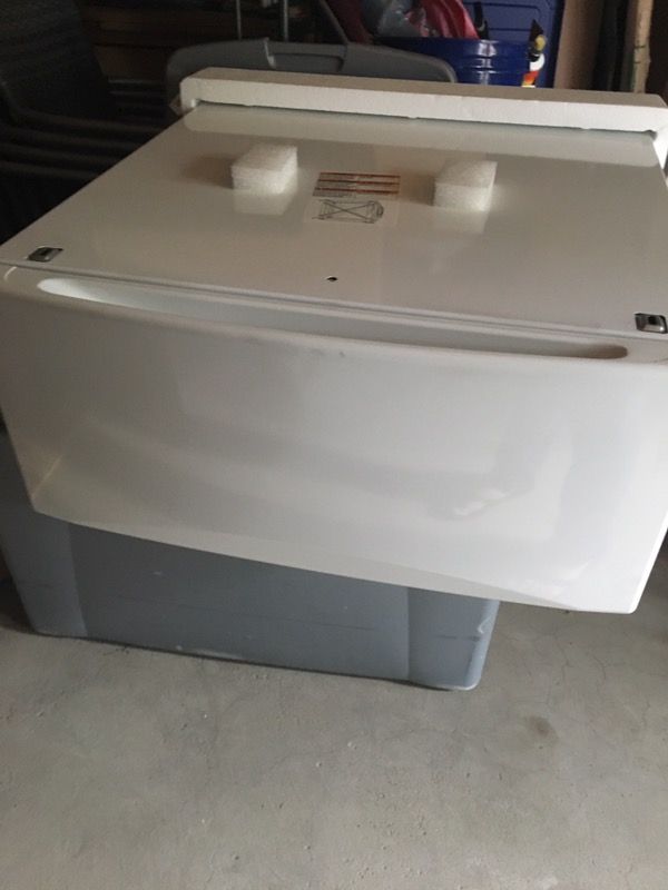 Laundry pedestal drawer - white