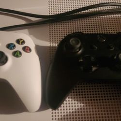 Xbox One S All-Digital 1TB + 2 Controllers – Works Great