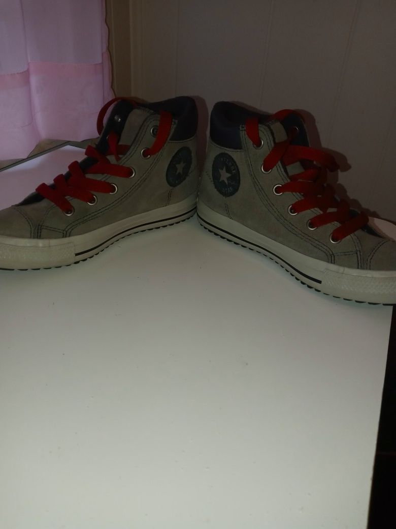 Chuck Taylor boots for grade school boys size2