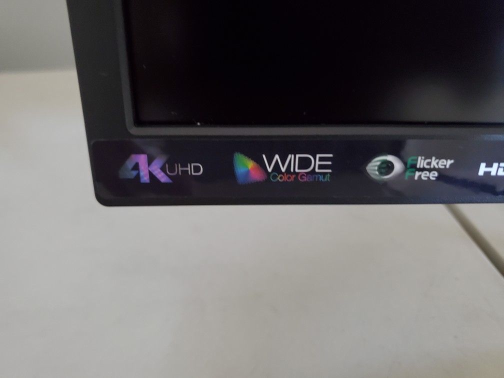 32 Inche 4K UHD Monitor, Viewsonic VX3211 4K MHD, EXCELLENT CONDITION. Monitors & Screens