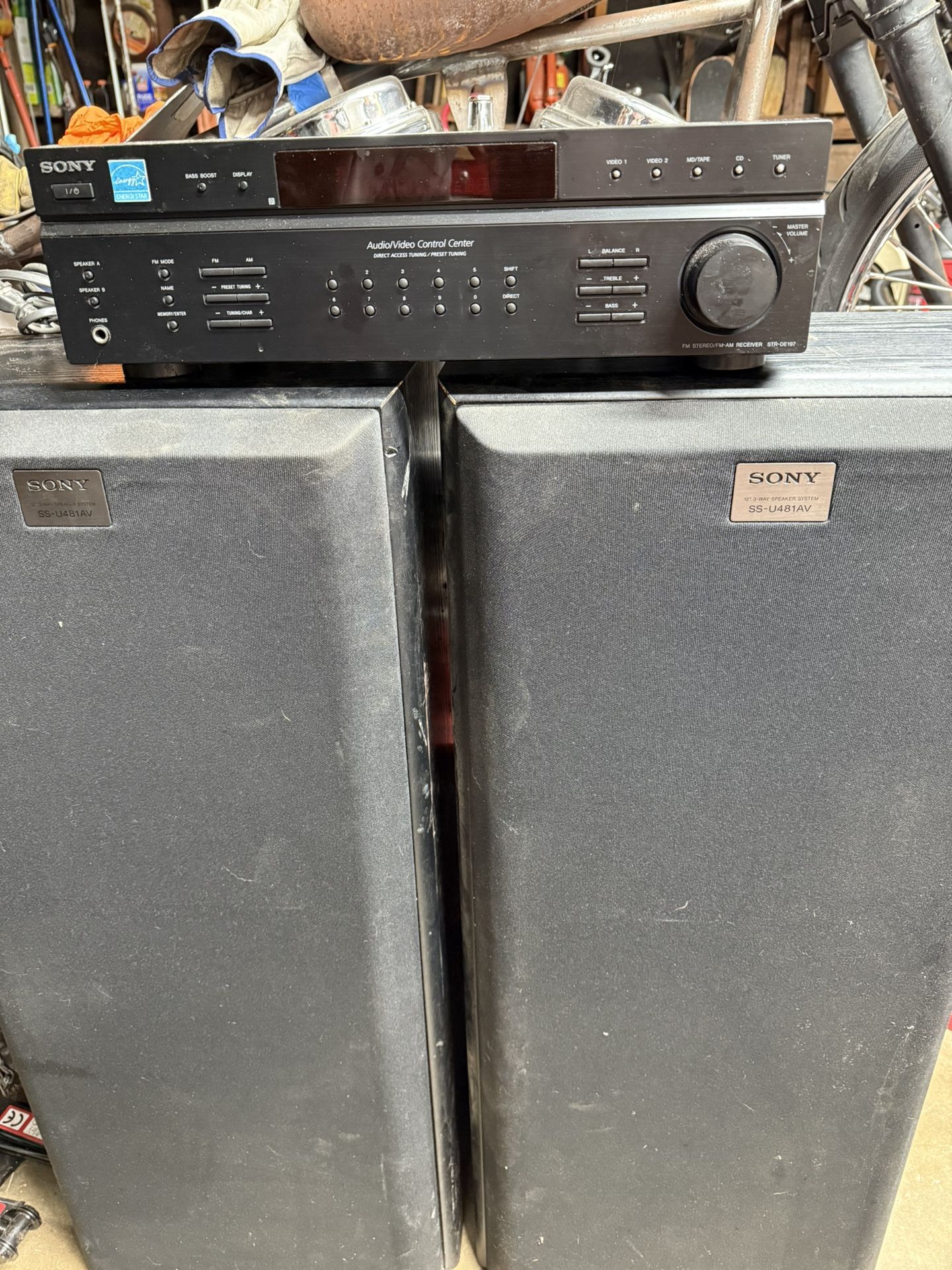 Sony. Vintage Am Fm Receiver. With Sony tower speakers three-way with 12 inch woofers