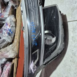 Kia Seltos Right Headlight Oem 