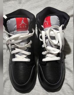 Jordans Youth 6.5 Sz. Black Air Jordan's High Tops