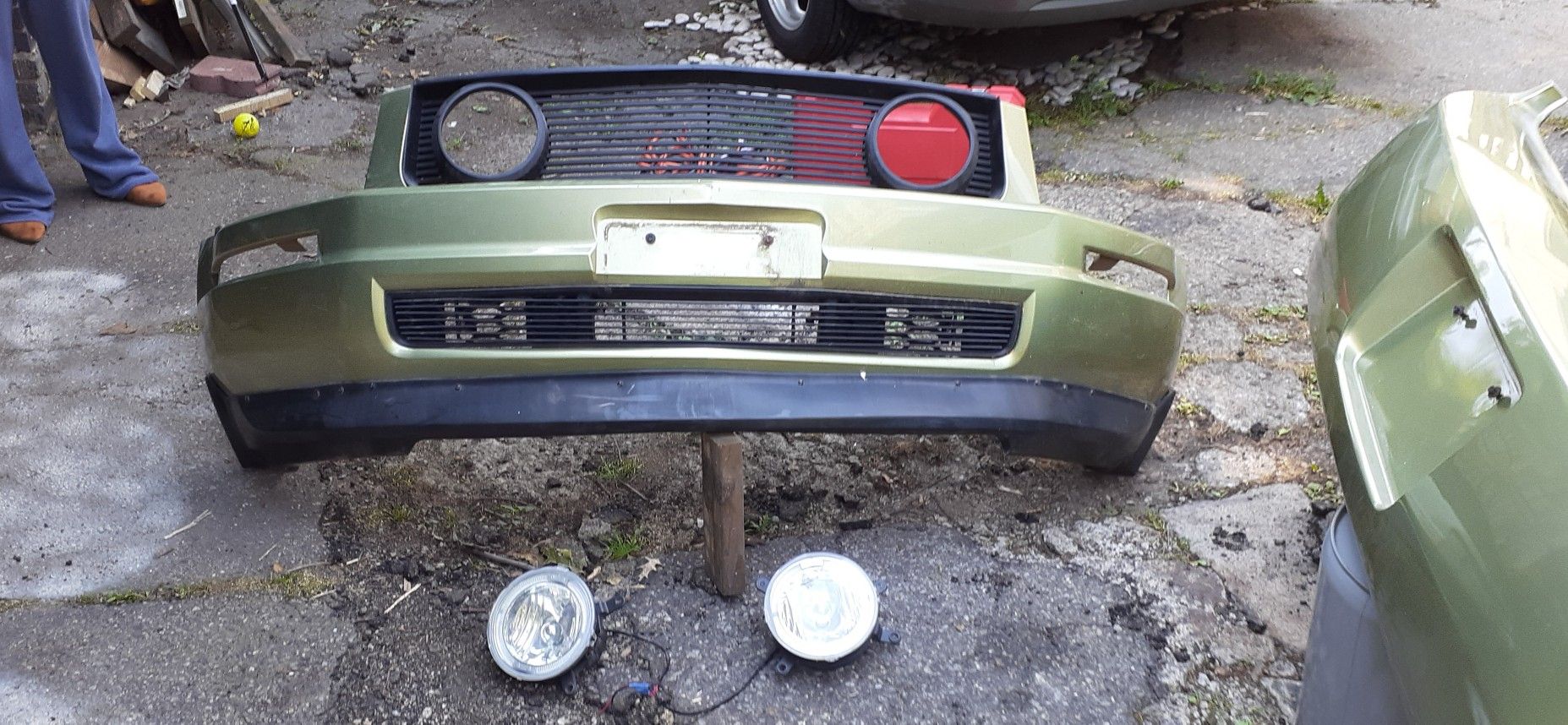 2005-2009 Ford Mustang front bumper cover