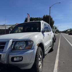 2001 Mitsubishi Montero