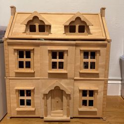 Victorian Doll House 