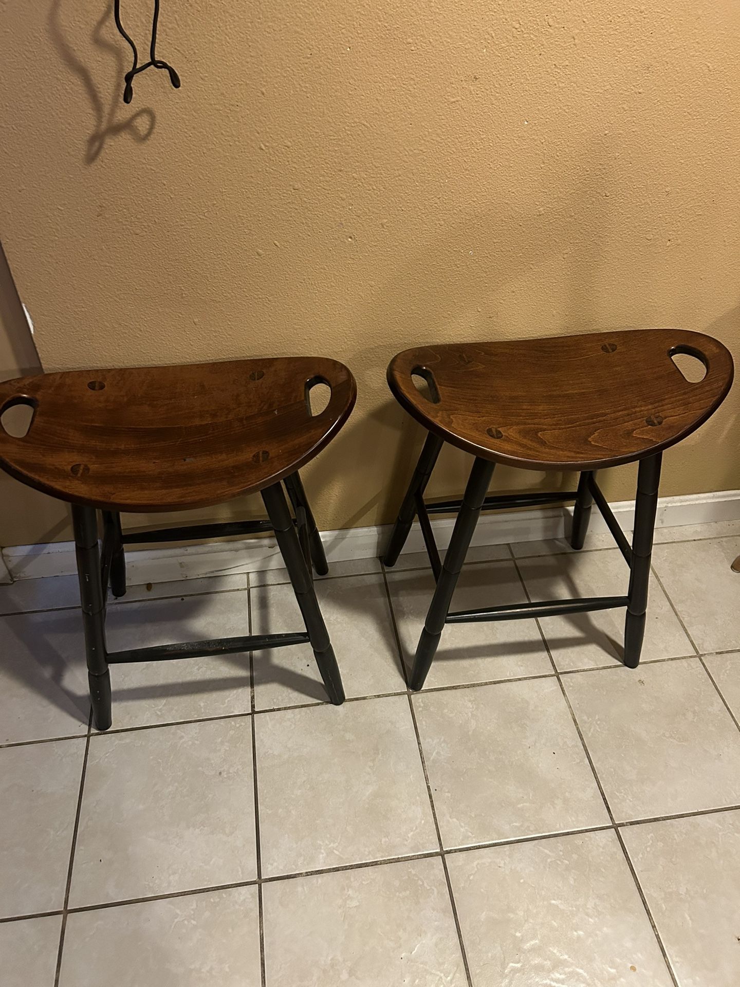 2 Bar Barstools