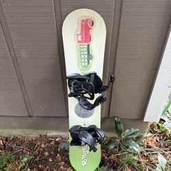 Vintage/Retro Snowboard with Bindings - 46 Inches (Youth/Kids) 🏂