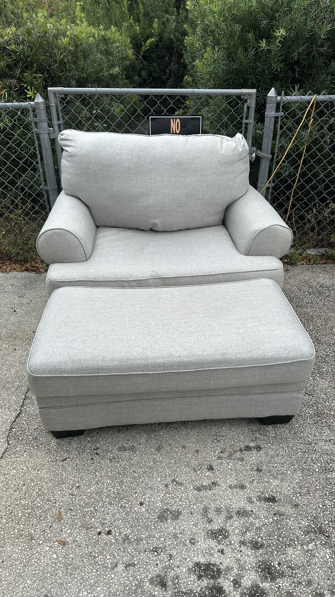 Oversized Chair/loveseat And Ottoman