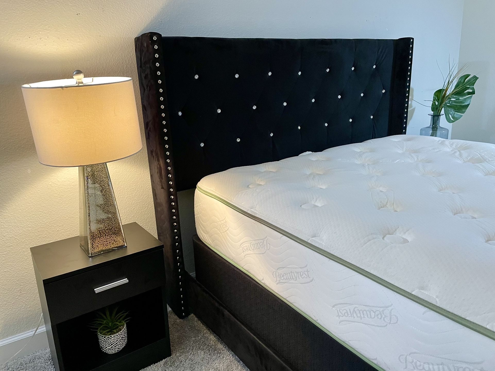 Black Queen Bedroom Set Furniture for Sale in Kissimmee, FL OfferUp