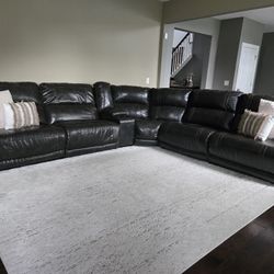 Sectional couch 