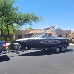 2005 Mastercraft X10 Wakeboarding Boat