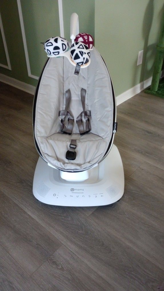 4 Moms, Mamaroo Swing