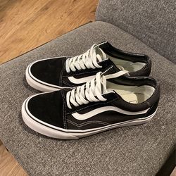 Old School Black Vans 8.5