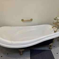 Clawfoot Tub