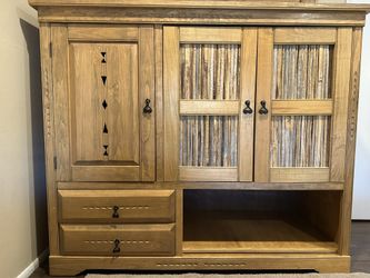 Solid Wood TV Cabinet