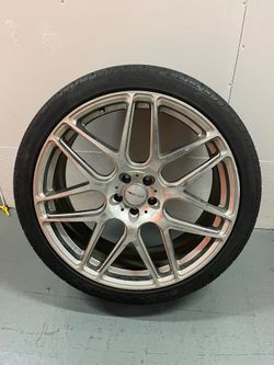2011 audi Q5 22"x8" wheels