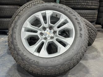 FREE DELIVERY 20” OEM CHEVY SILVERADO WHEELS TAHOE GOODYEAR 275/60/20 100% tread GMC YUKON
