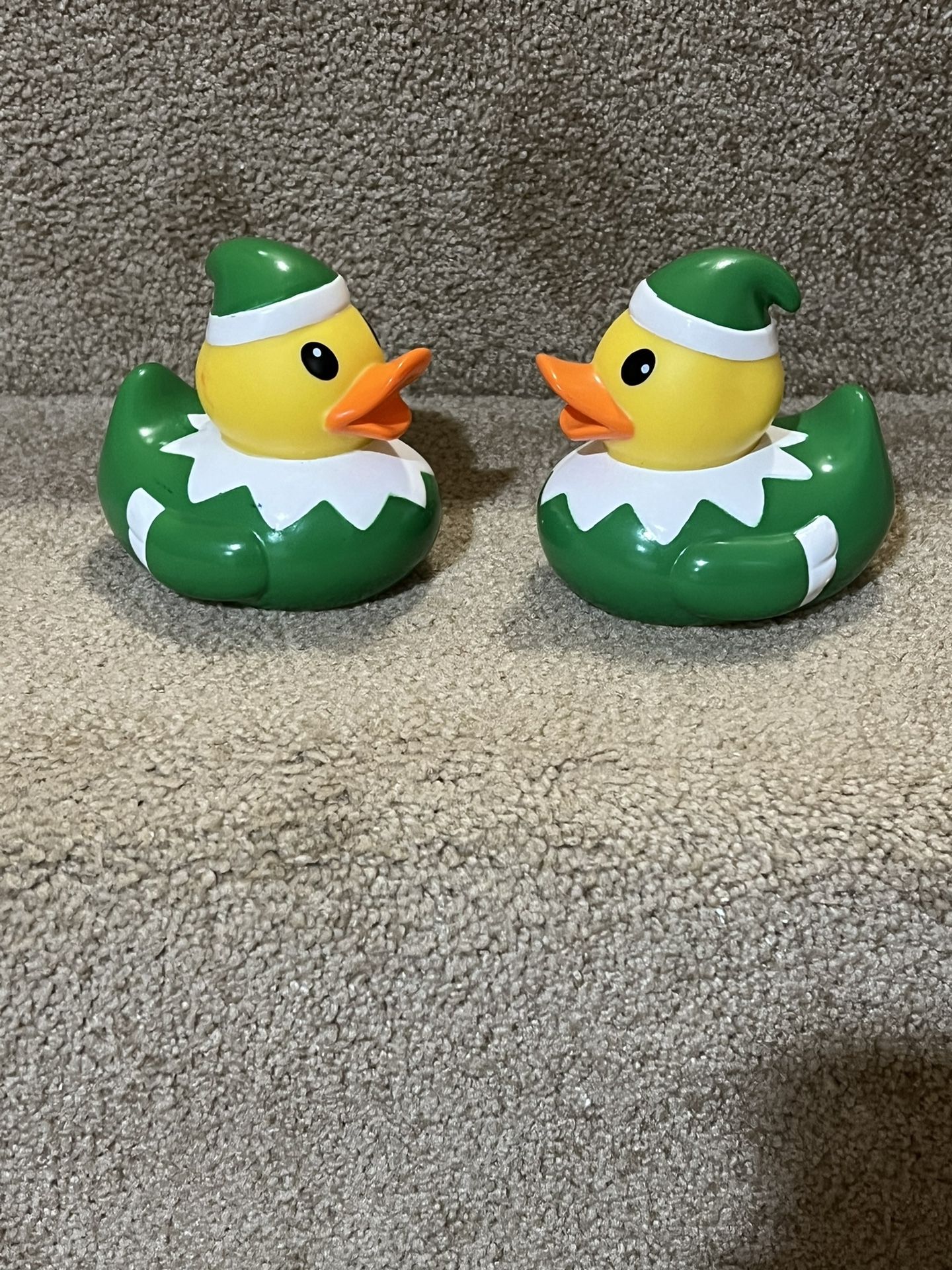 Rubber ducks set of 2 Christmas elf bath toys baby New
