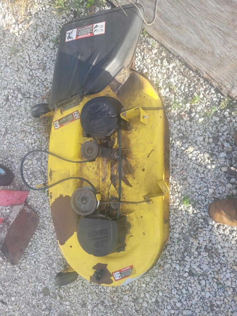 ((READ AD))((42" LA-SERIES or D-SERIES Johndeere DECK)) riding mower