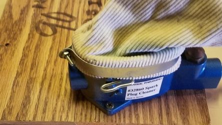 SPARK PLUG CLEANER