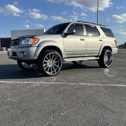 2004 Toyota Sequoia