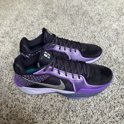 Size 10 - Nike Sabrina 2 Court Vision W 