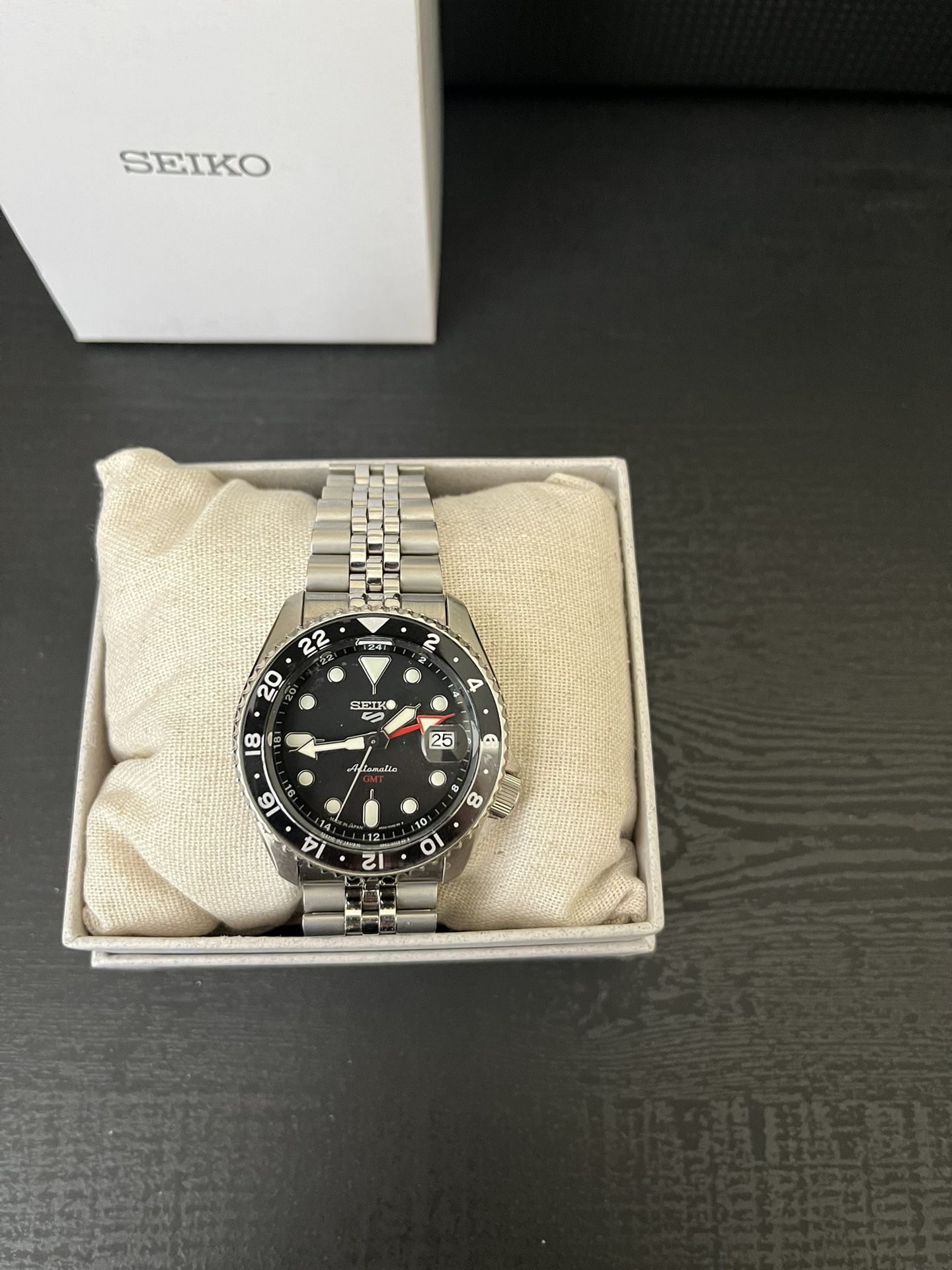 Seiko 5 GMT SSK001