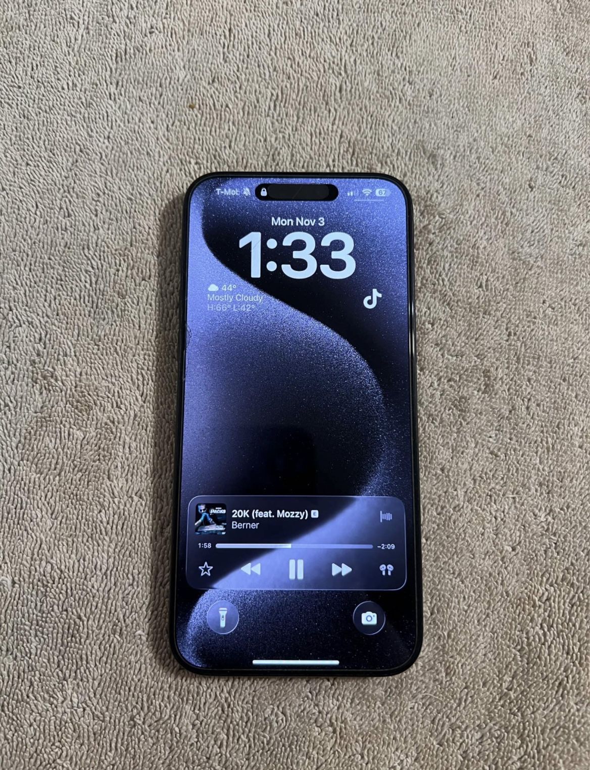 Unlocked iPhone 14 Pro with 128GB. Everything works perfectly fine with no issues at all. Comes with a case but no charger. No trades!