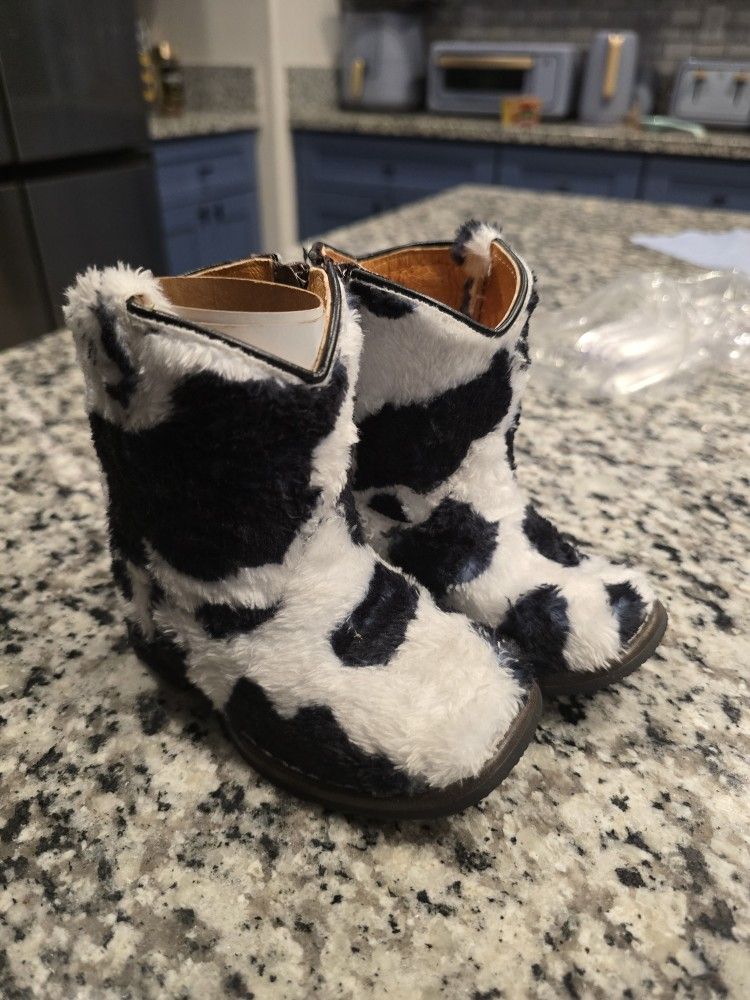 Baby Cow Fur Boots Size 5