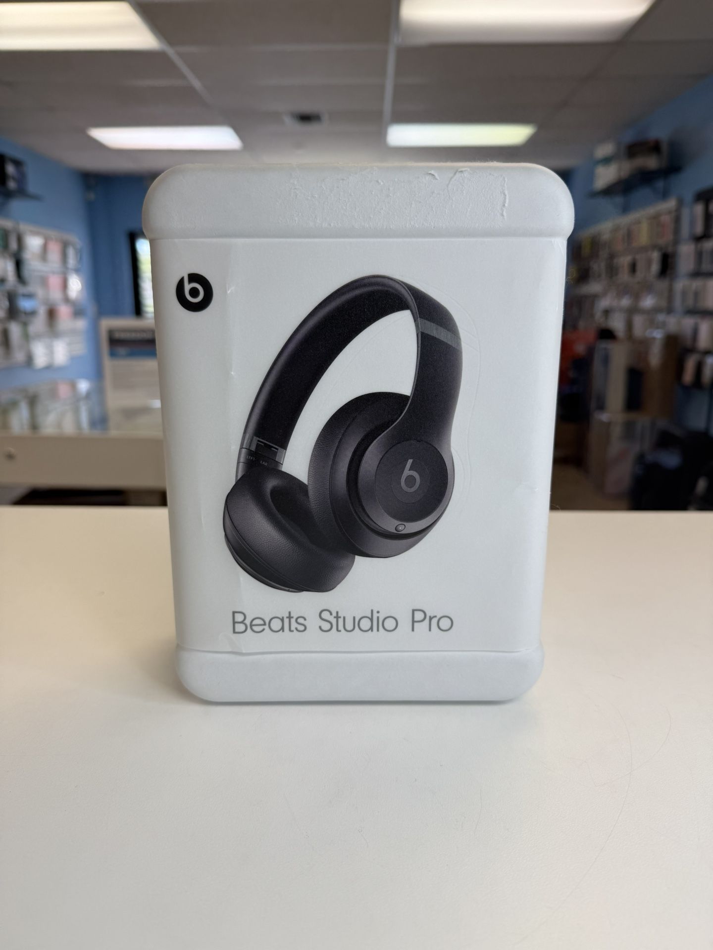 Beats Studio Pro Wireless Noise Cancellation with Apple care plus till 2027