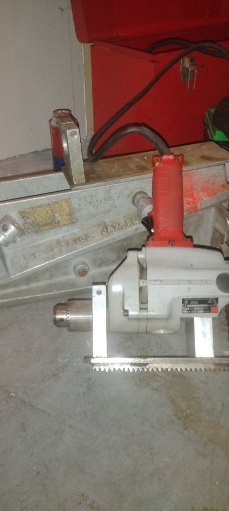 Pipe Hole Cutter with Milwaukee® 1660 Drill