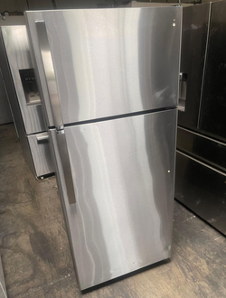 Stainless Top Freezer Fridge – Clean interior, glass shelves (brand unknown)