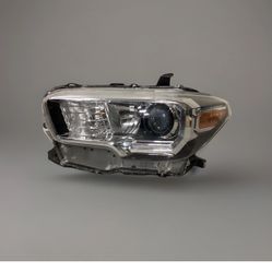 2016 2017 2018 TOYOTA TACOMA LEFT HEADLIGHT USED OEM