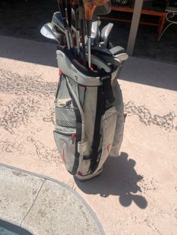 Nike golf bag with clubs