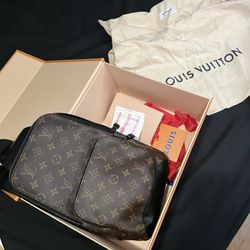 Louis vitton Avenue sling bag 100% Authentic 