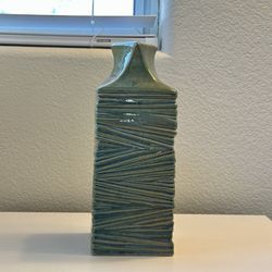 Green Vase 🏺 