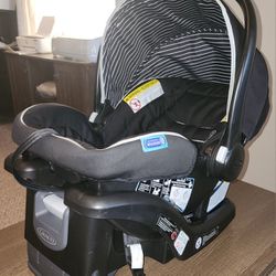 GRACO INFANT CARSEAT