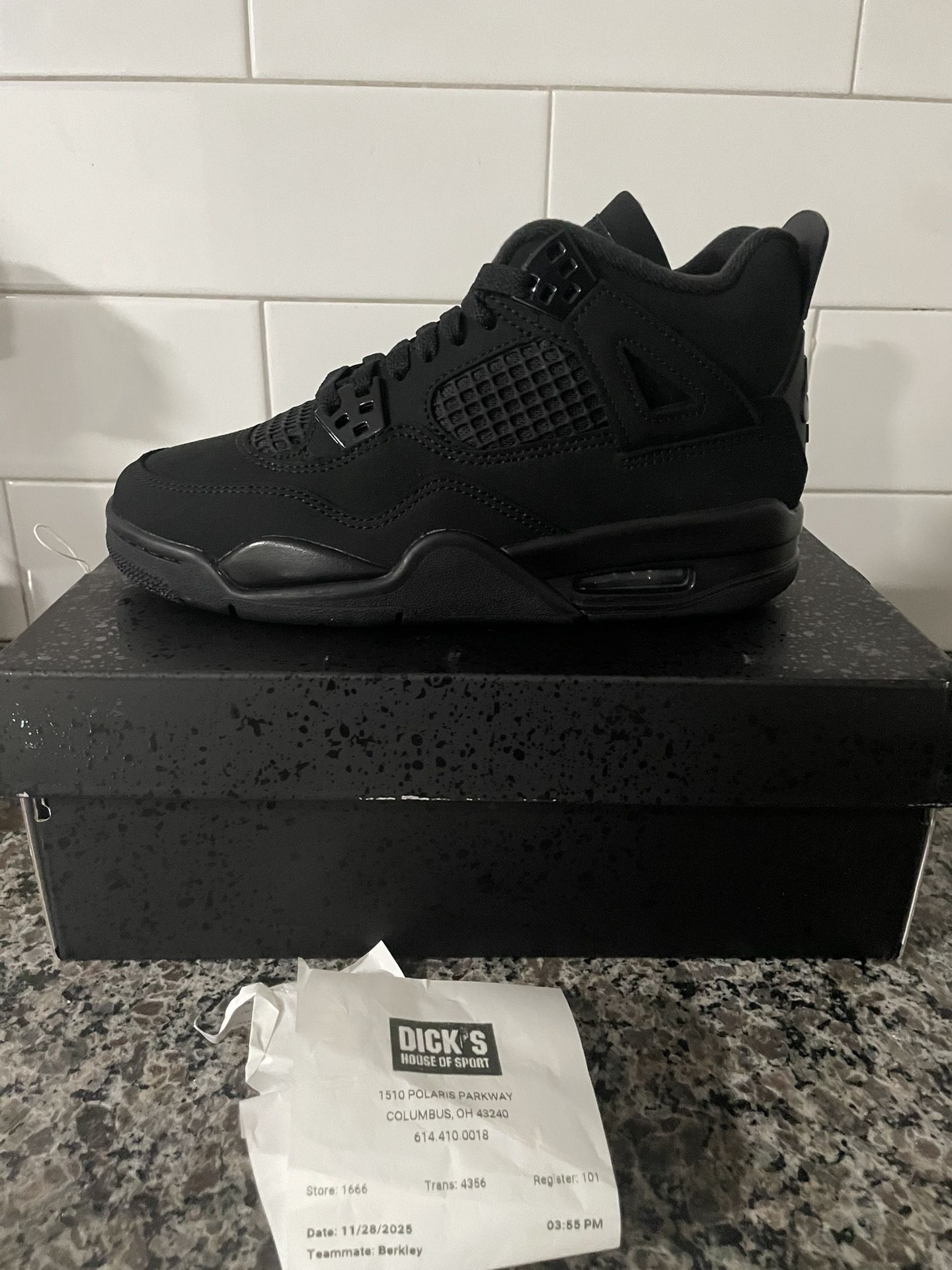 JORDAN BLACK CAT 4 Sz 5y 7 Women’s 