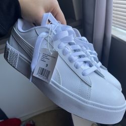 White Pumas Women’s 