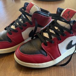 6.5 Y Nike Jordan 1 Red Black White
