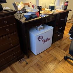 Bedroom Set With A Desk