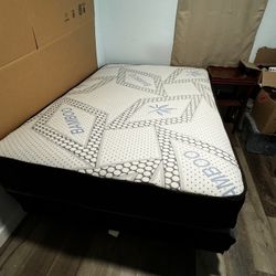 Full Size Bed 