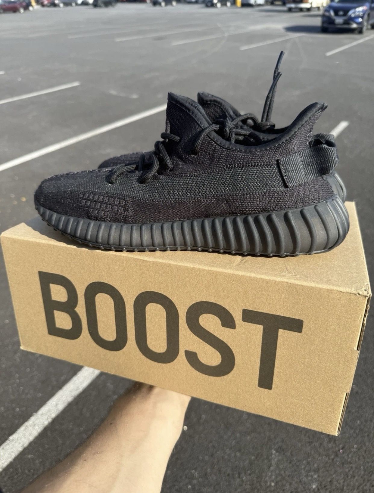 adidas Yeezy Boost 350 V2 Onyx Size 10, HQ4540 *NWOT* / Tried On ONLY