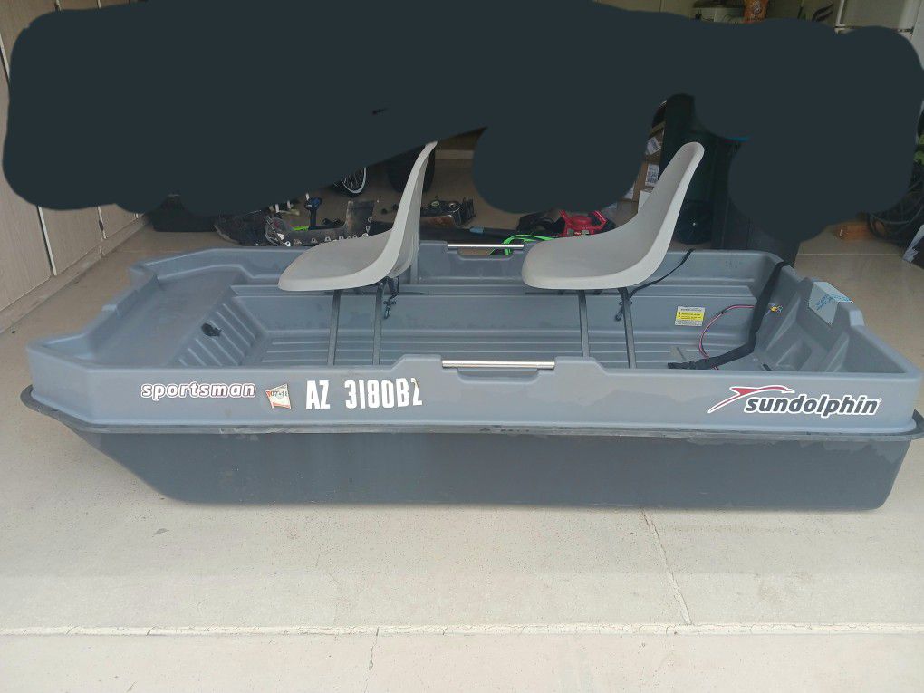 Sun Dolphin 2-person Fishing Boat