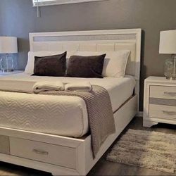 Set De Cuarto Queen De 4 Piezas Totalmente Nuevo 