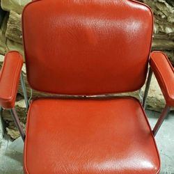 1 Antique Belvedere Red Brarber/Stylist Chairs, Recling Backs, Hydraulic 