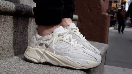 Yeezy 700 analog size 11