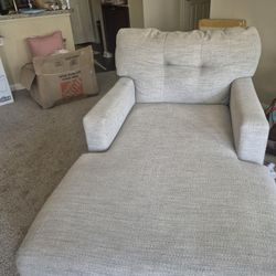 Living Room Furniture Set. $100 OBO  PICK UP ONLY